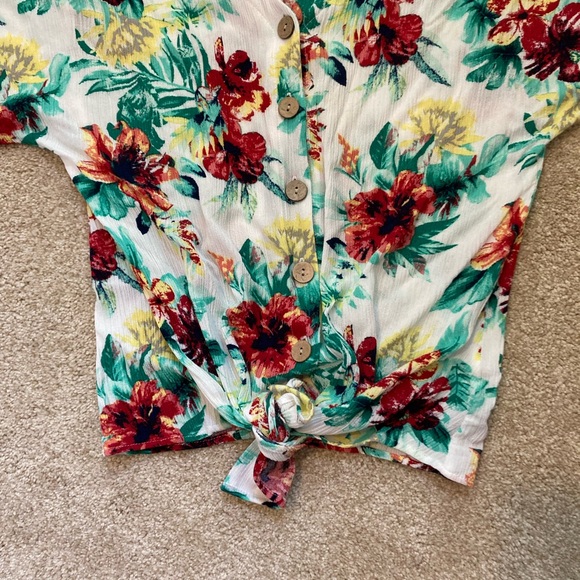 Beautiful matching set. Top and skirt Cool comfy rayon, crinkled material. Sz PM - Picture 3 of 16